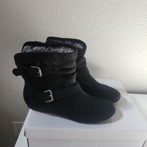 NIB Report brand Women's black booties Size 7